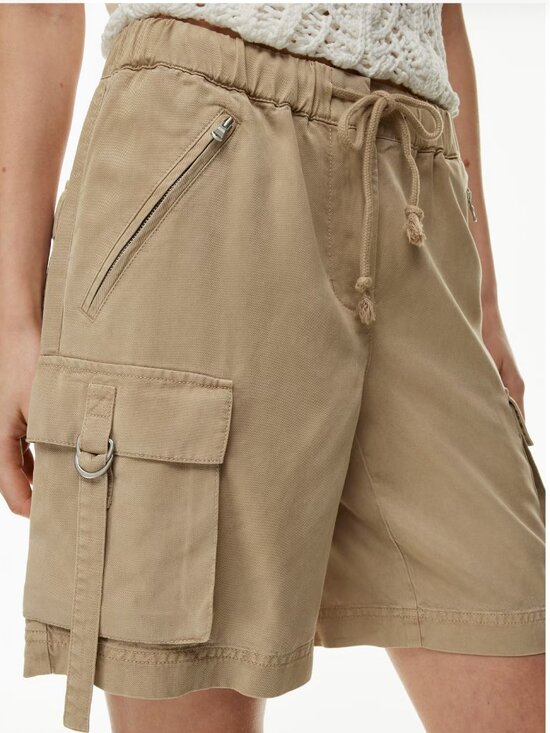 Aritzia Pants - Aritzia Little Moon Como Cargo Short Size M NWT